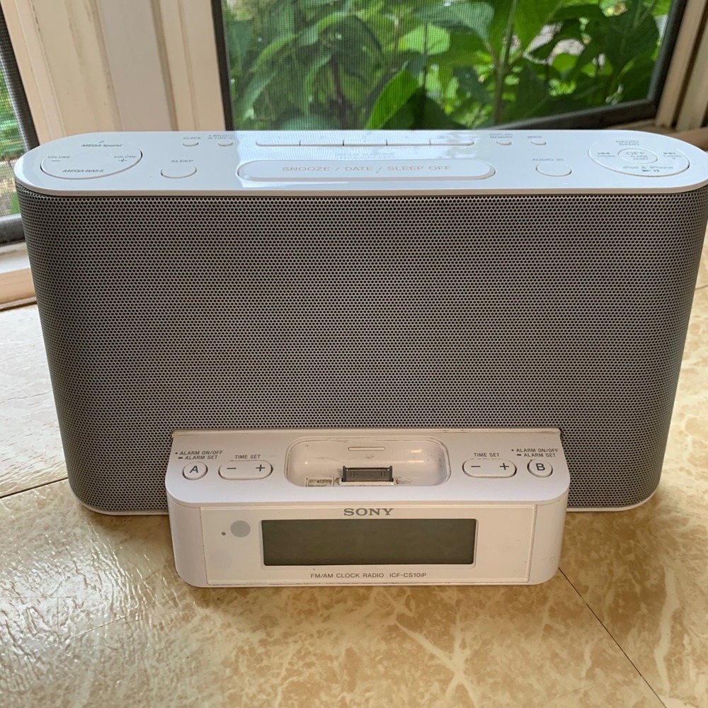 Sony Dream Machine Clock Radio ICF-CS10iP White 30-Pin iPod iPhone Dock Alarm